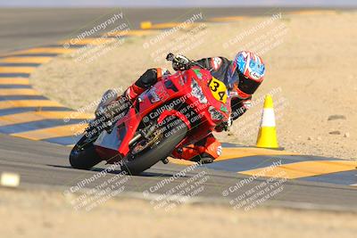 media/Oct-07-2023-CVMA (Sat) [[f84d08e330]]/Race 13 500 Supersport-350 Supersport/